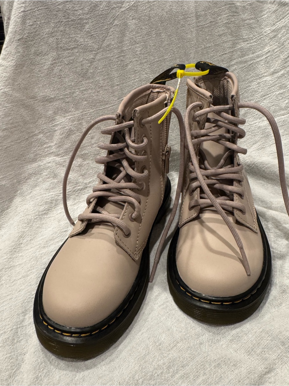 Dr. Marten’s Air Wair 1460 Lace Up Ankle- Boot Taupe Size 13. NWOT